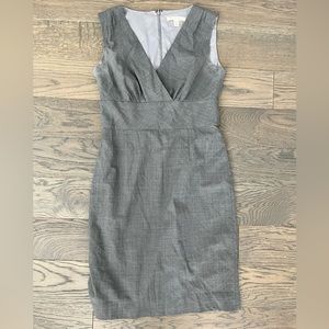 Banana Republic size 2 Gray Empire Dress Womens V Neck Sleeveless